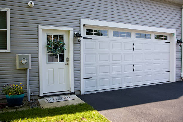 24/7 Emergency Garage Door Panel Replacement experts in Carbon County County, WY